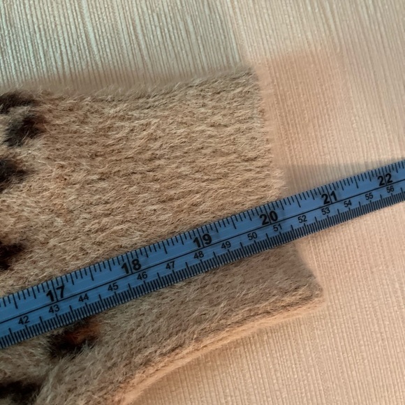 cupcakes & cashmere Sweater - Women's Medium Tan Cream - Leopard Stripes - Picture 8 of 10